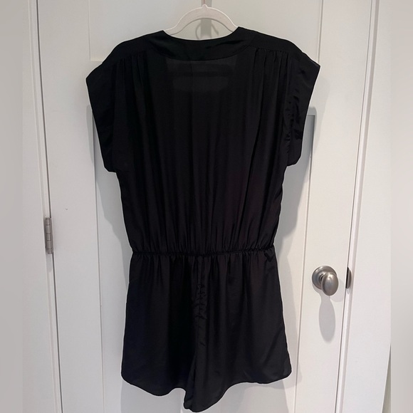 Aritzia Babaton Corbett Romper Sz M - Picture 7 of 7
